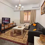 The Local Pin House - ευρύχωρη μονοκατοικία, Apartmán Lamía