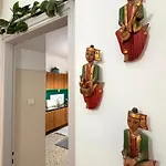 The Local Pin House - ευρύχωρη μονοκατοικία, *