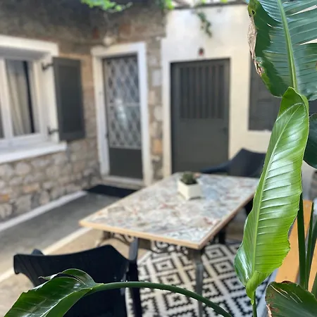 The Local Pin House Apartment