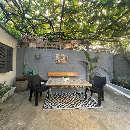 The Local Pin House Apartment Lamia