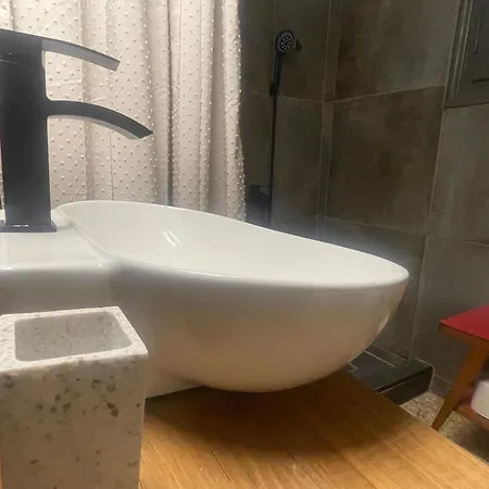 Daire The Local Pin House - ευρύχωρη μονοκατοικία, Lamía