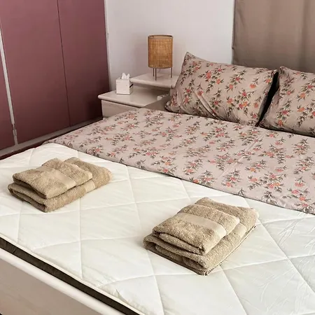 The Local Pin House Apartment Lamía