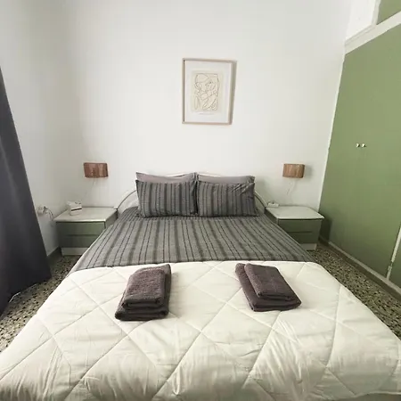 The Local Pin House Apartment Lamía