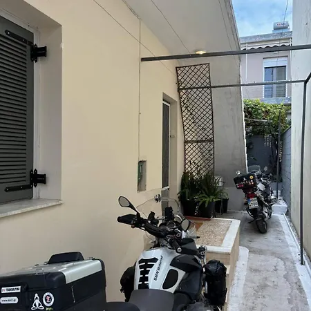 The Local Pin House - ευρύχωρη μονοκατοικία, * Lamía