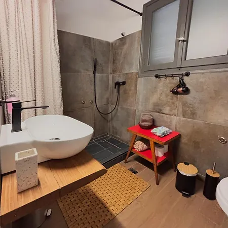 The Local Pin House - ευρύχωρη μονοκατοικία,