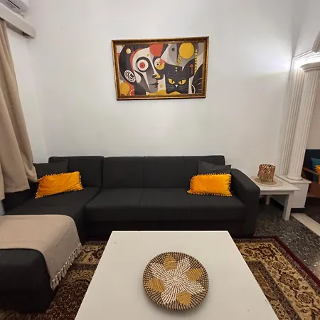 Daire The Local Pin House - ευρύχωρη μονοκατοικία, *