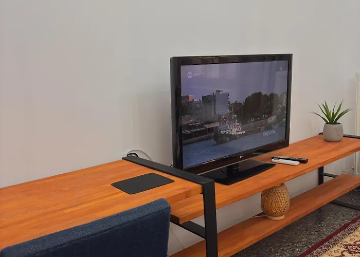 The Local Pin House - ευρύχωρη μονοκατοικία,